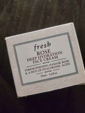 fresh Rose Deep Hydration Face Cream — Light Pink Box